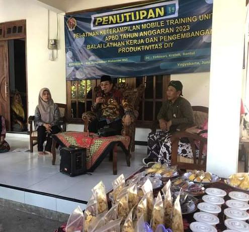 Belajar Buat Kue dan Roti, Anggota DPRD DIY Gelar Training Buat Ibu-ibu