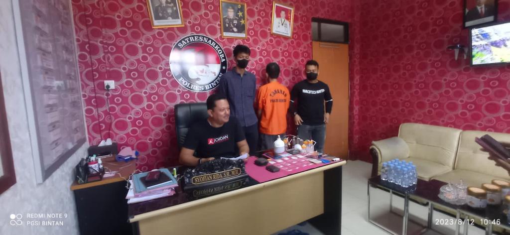 Satres Narkoba polres Bintan Aman kan SR di duga Pengedar Narkotika Jenis Sabu