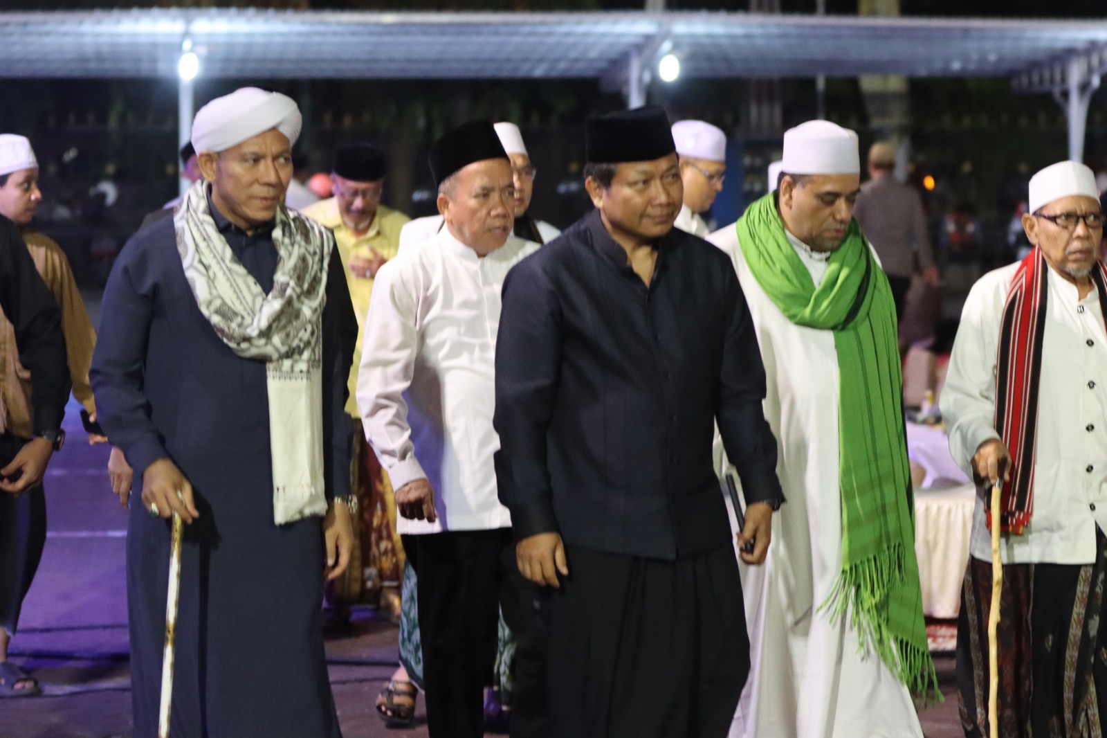 Ciptakan Kamtibmas Kondusif, Kapolda Jatim Ikuti Sholawat Bersama Di Polres Pasuruan