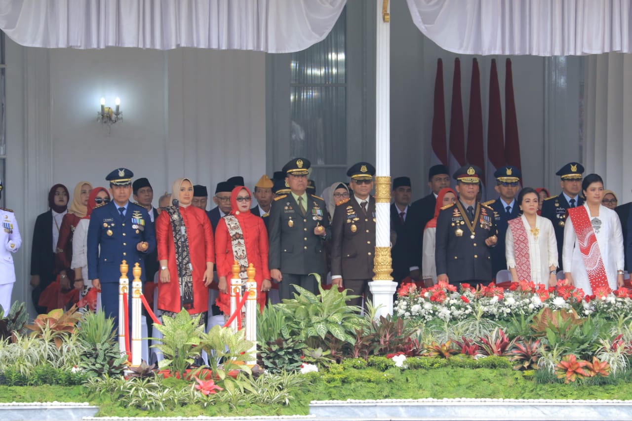 Semarakan HUT RI ke 78, Polda DIY Berserta Jajaran Hadiri Upacara Kemerdekaan di Halaman Istana Kepresidenan Yogyakarta