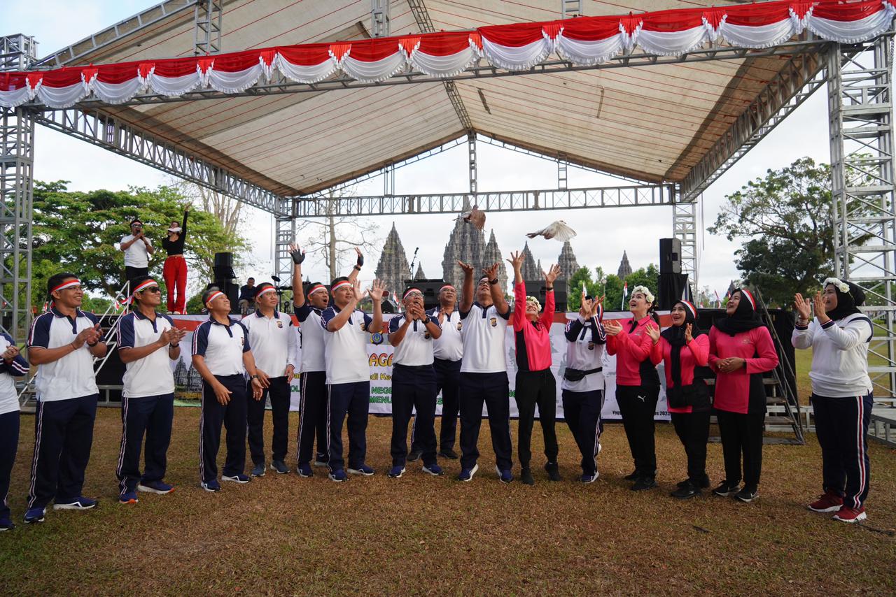 Sambut Hari Jadi Polwan ke 75, Polwan Polda DIY Gelar Olahraga Bersama Dilapangan Garuda