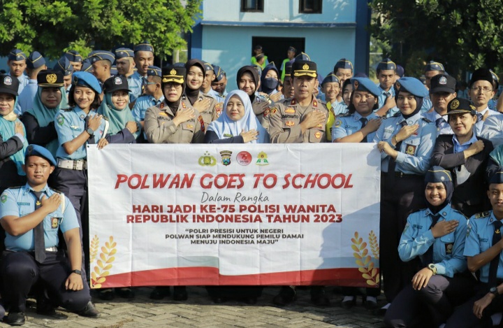 Polwan Goes To School AKBP Herlina Ajak Pelajar Bijak Bermedsos