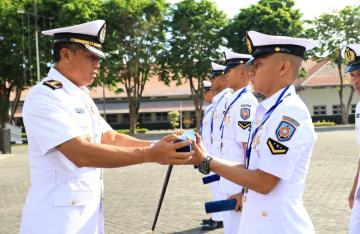 Pendidikan Pertama Bintara TNI AL Angkatan XLII/2 Pusdikpel Kodiklatal Resmi Ditutup