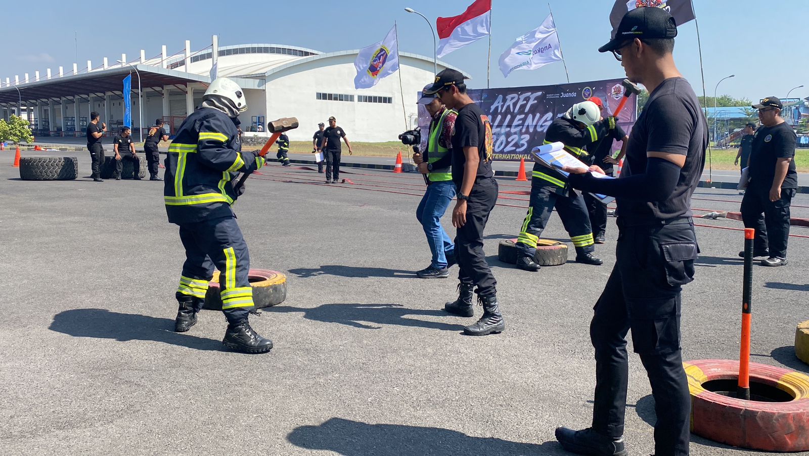 Ukur Level of Service, Bandara Juanda Uji Keterampilan dan Stamina Personil di ARFF Challenge