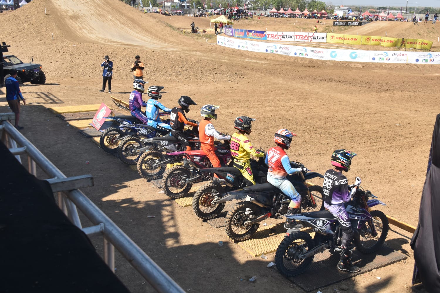 Danlantamal V Tutup Kejurnas Grasstrack Motocross Championship Kasal Cup 2023