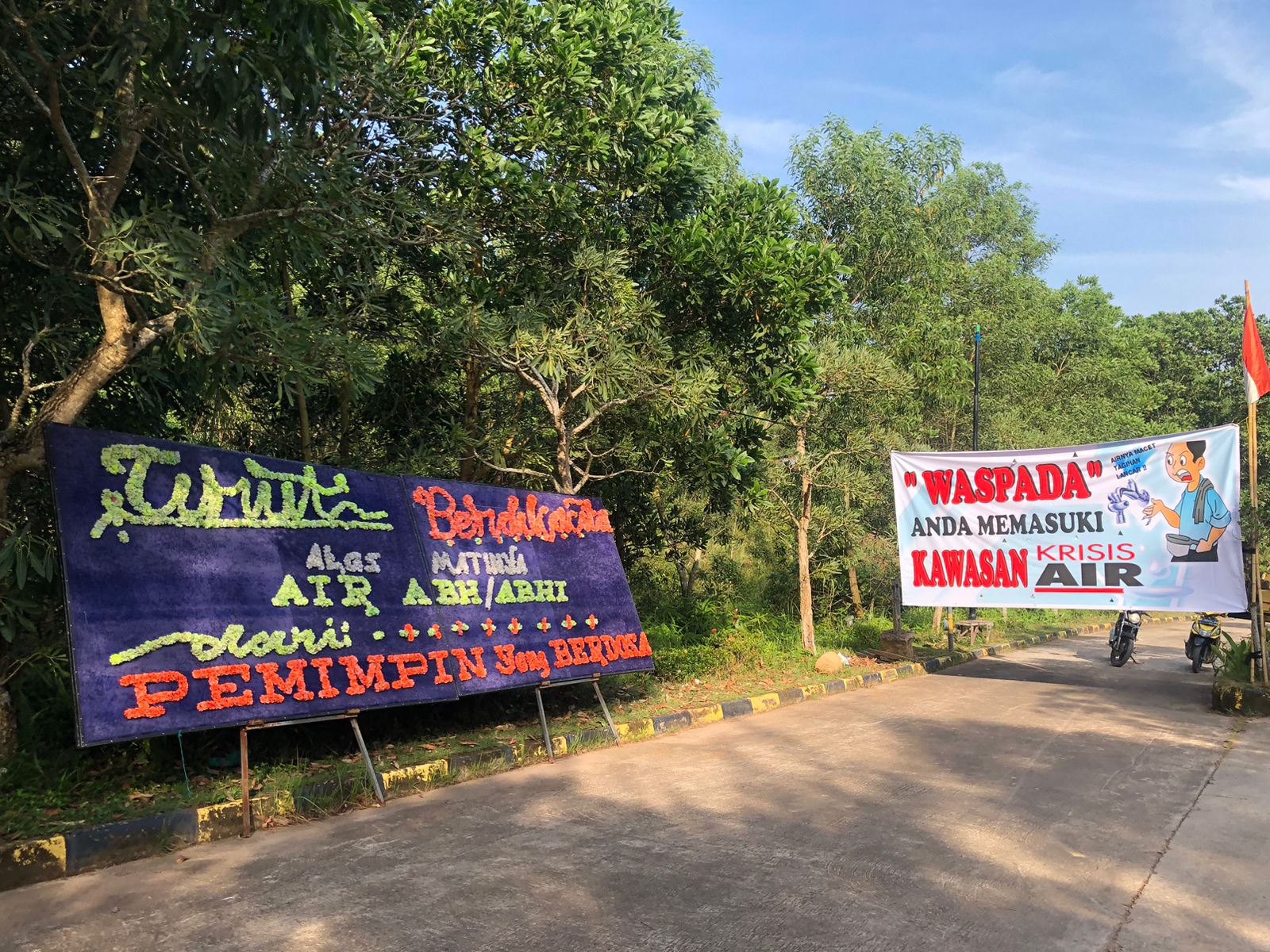 Aksi damai warga RW 005 Kelurahan Tanjung Pinggir Sekupang, Perumahan Cipta Green Mension dan Woodland Harmoni, terkait permasalahan air Bersih yang tidak mengalir berbulan-bulan