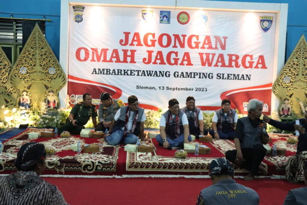 Kabaharkam Polri Jagongan di Omah Jaga Warga Ambarketawang Gamping Sleman