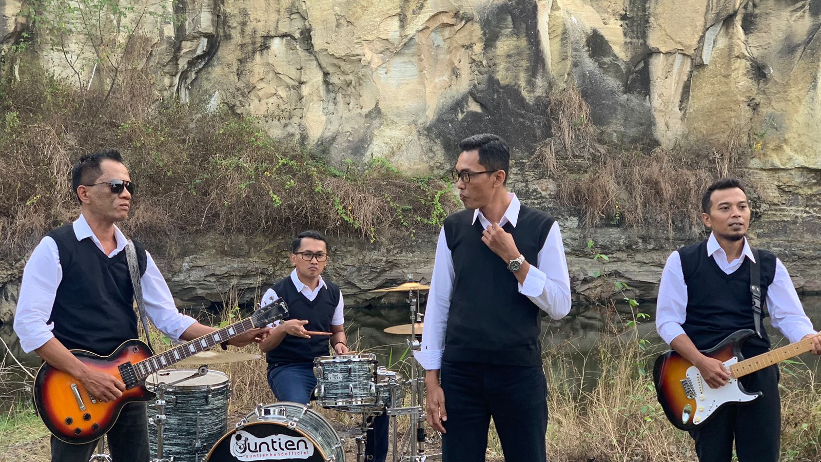 Suntien Band Group Asal Yogyakarta Buat Pendengar Music Jadi Nyaman