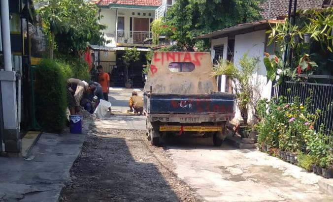 Waduh..! Pengerjaan Pemeliharaan Jalan Jamingan Mujamuju Umbulharjo Diduga Proyek Siluman