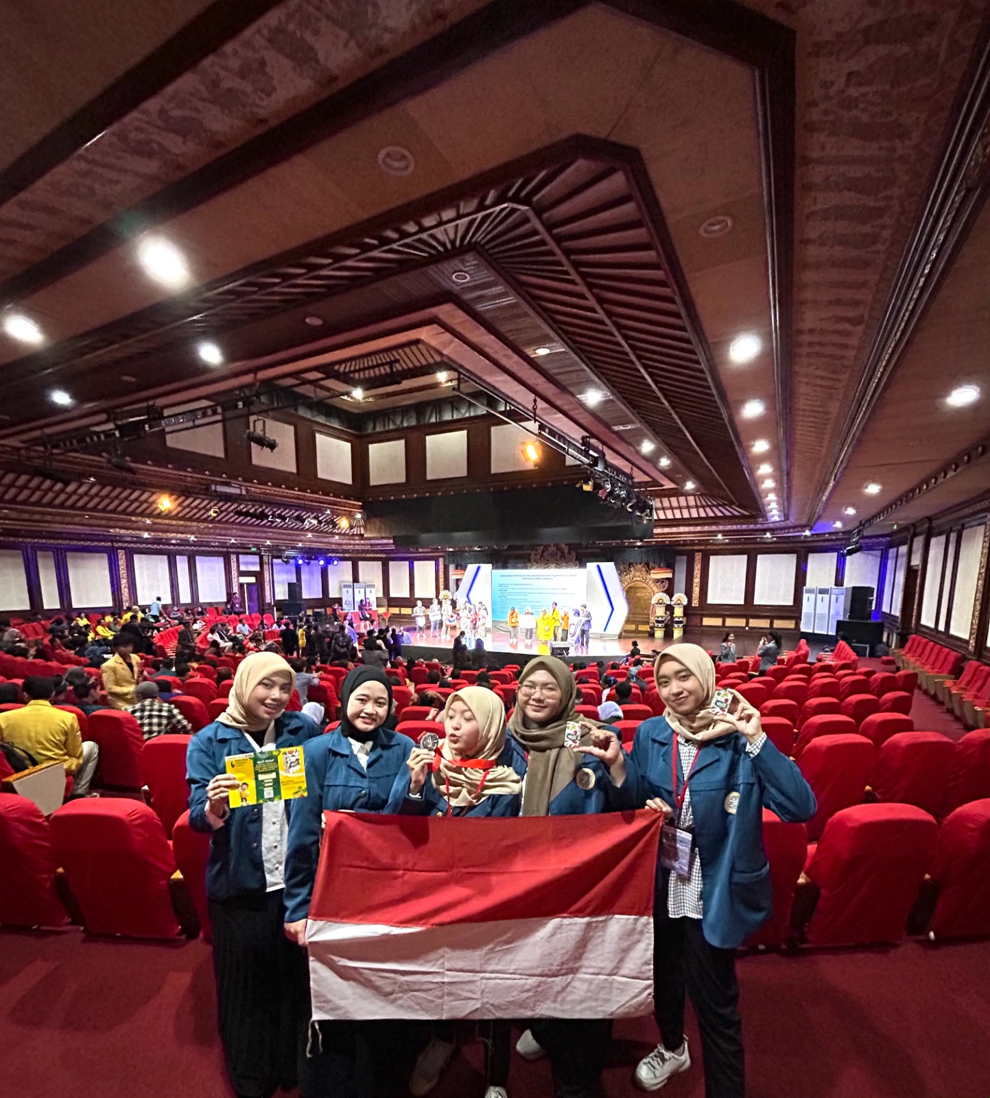 Gagas Inovasi Limbah Buah dan Sayur, Antarkan Mahasiswa UNAIR Raih Medali Perak