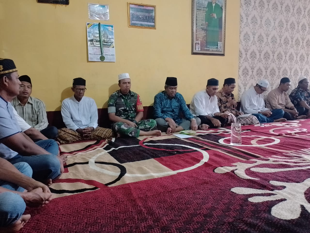 Babinda Hadiri Acara Selamatan Warga Desa Oncong Tengah yang akan Berangkat Haji