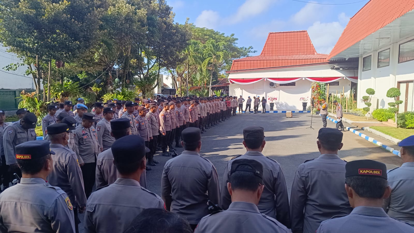 Polresta Banyuwangi Kerahkan Ratusan Personel Pelantikan DPRD Terpilih Berlangsung Kondusif