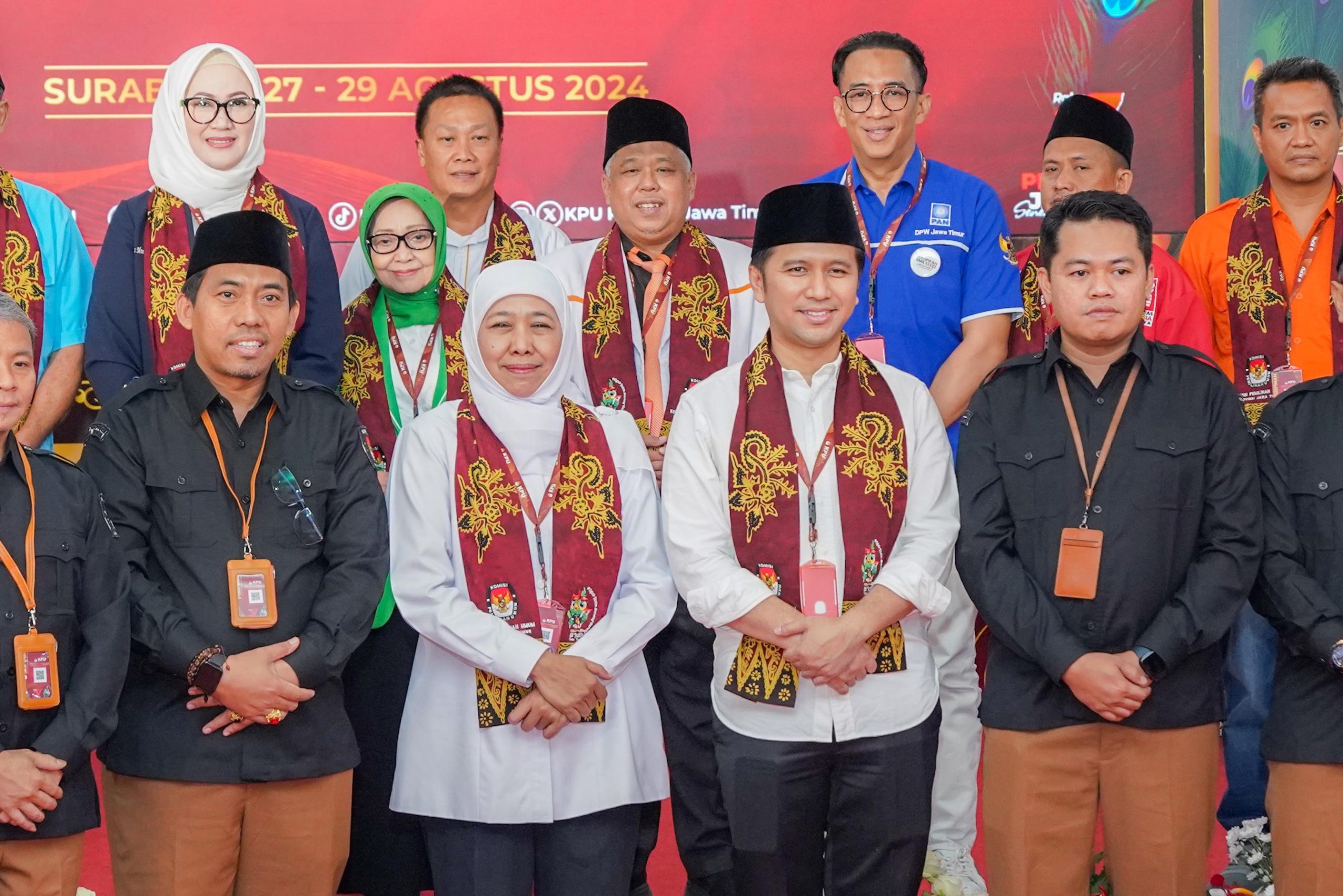 Gaspol !, Khofifah-Emil Jadi Pendaftar Pertama Pilkada Jawa Timur 2024