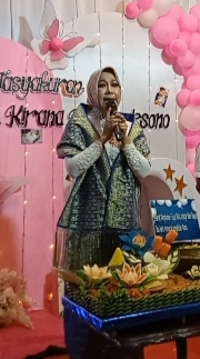 Sukuran Anggota DPRD melawi ibu HJ NUR BETTY EKA MULYASTRI