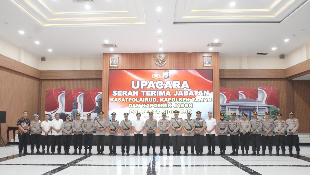 Kapolresta Sidoarjo Pimpin Sertijab Kasat Polairud, Kapolsek Taman dan Jabon Kapolresta Sidoarjo Pimpin Sertijab Kasat Polairud, Kapolsek Taman dan Jabon